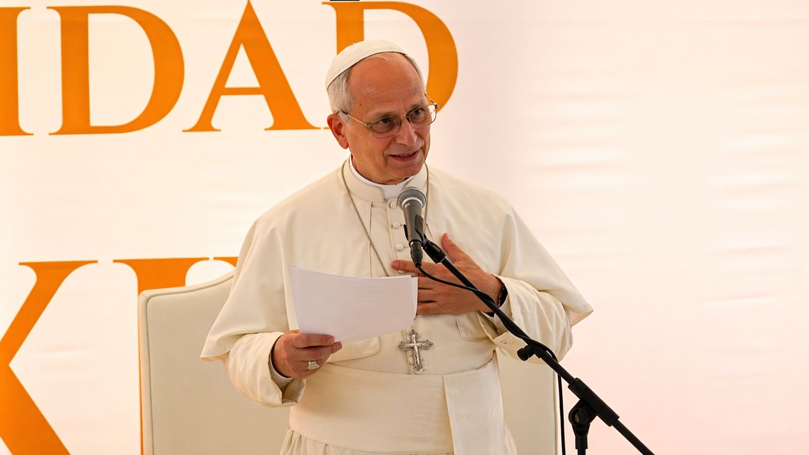 El Papa León XIV en el Hospital Jean Pierre Olié de Malabo el 21 de abril de 2026